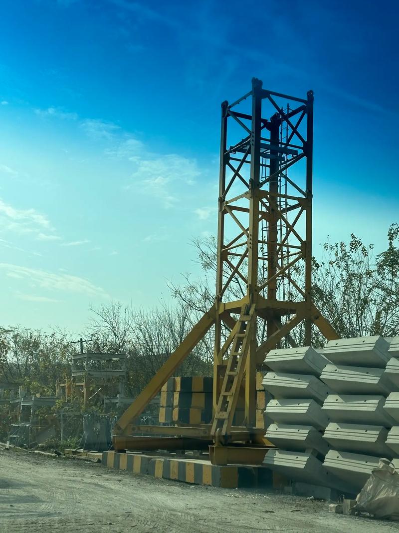 滿滿當當,又是抹黑的一天&hellip;#塔機租賃 #讓技術變的更有價值